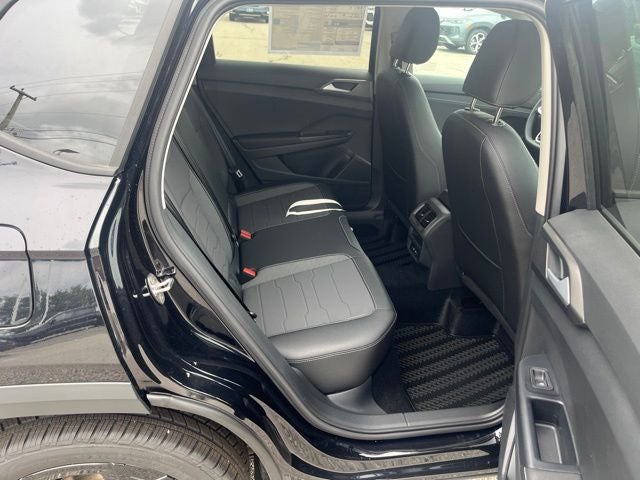 2026 Volkswagen Taos 1.5T SE Black