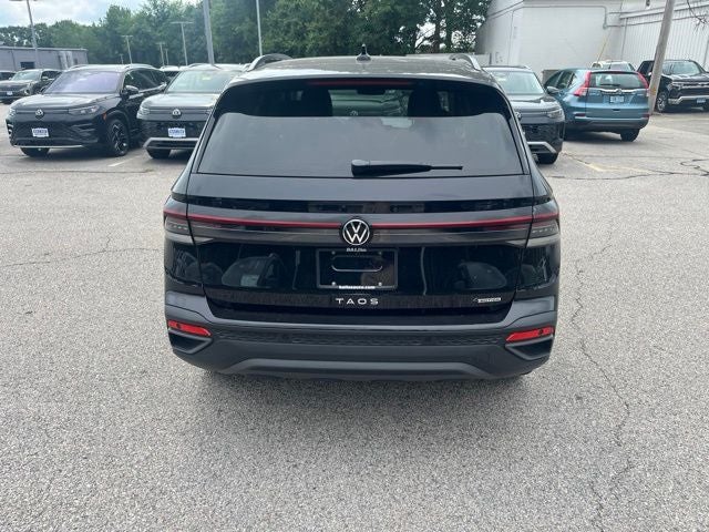2026 Volkswagen Taos 1.5T SE Black