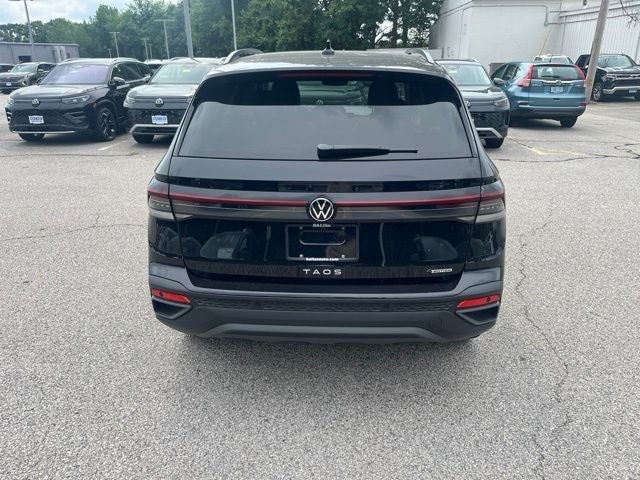 2026 Volkswagen Taos 1.5T SE Black
