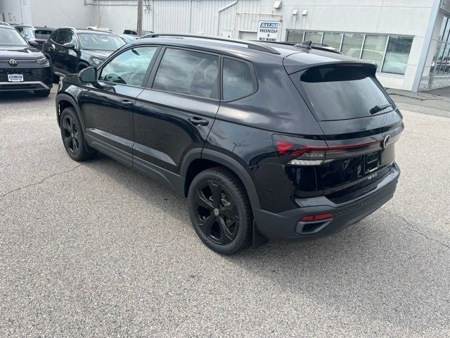2026 Volkswagen Taos 1.5T SE Black