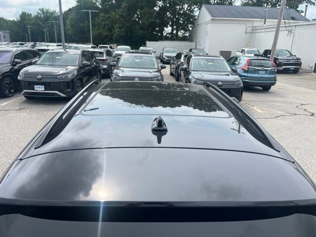 2026 Volkswagen Taos 1.5T SE Black