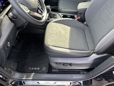 2026 Volkswagen Taos 1.5T SE Black