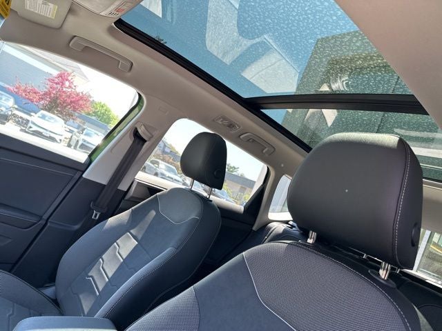 2026 Volkswagen Taos 1.5T SE Black