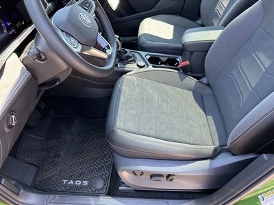 2026 Volkswagen Taos 1.5T SE Black
