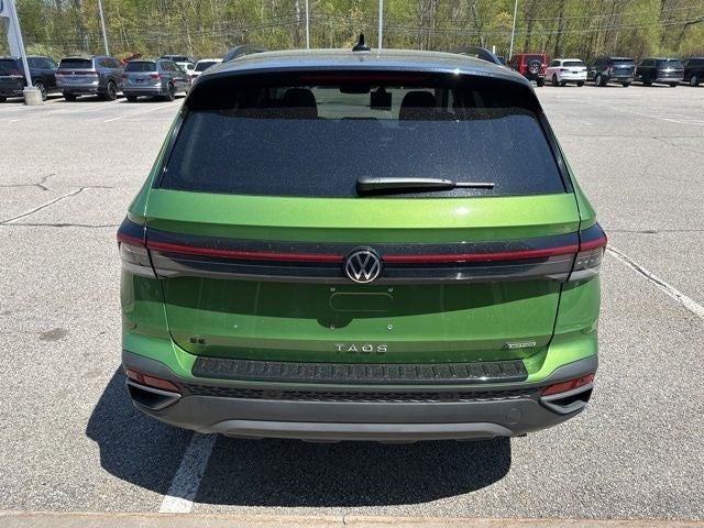 2026 Volkswagen Taos 1.5T SE Black