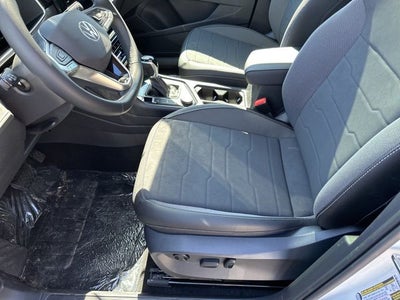 2026 Volkswagen Taos 1.5T SE Black