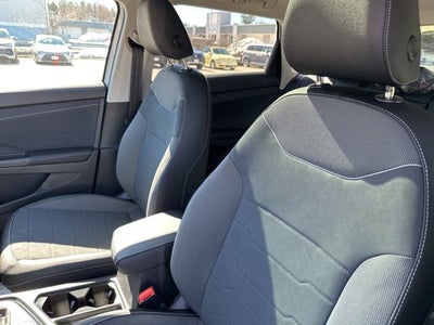 2026 Volkswagen Taos 1.5T SE Black