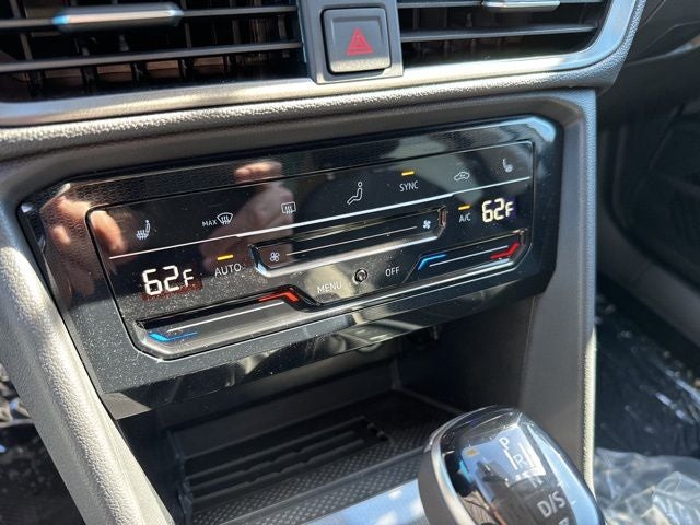 2026 Volkswagen Taos 1.5T SE Black