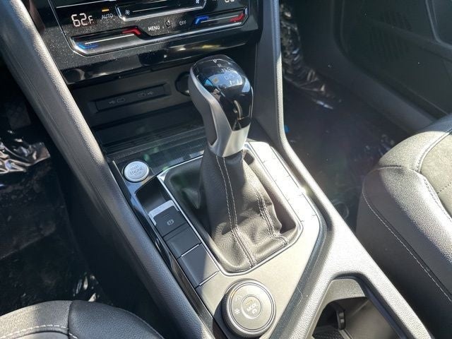 2026 Volkswagen Taos 1.5T SE Black