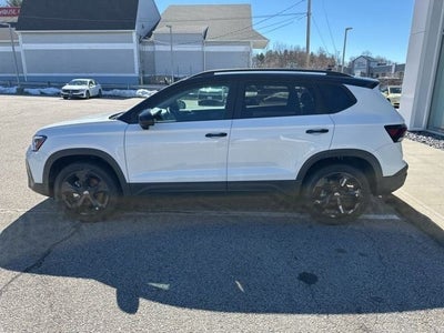 2026 Volkswagen Taos 1.5T SE Black