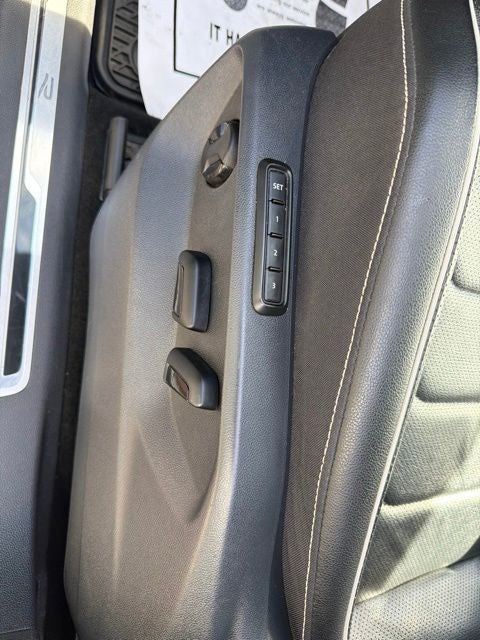 2023 Volkswagen Tiguan 2.0T SEL R-Line