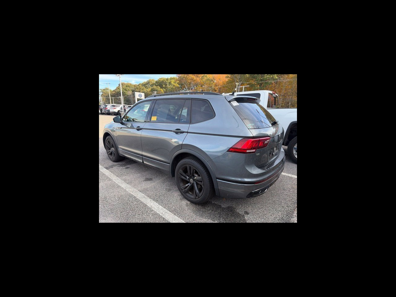 2024 Volkswagen Tiguan 2.0T SE R-Line Black