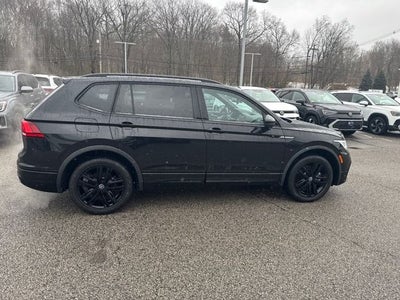 2022 Volkswagen Tiguan 2.0T SE R-Line Black