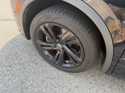 2023 Volkswagen Tiguan 2.0T SE R-Line Black