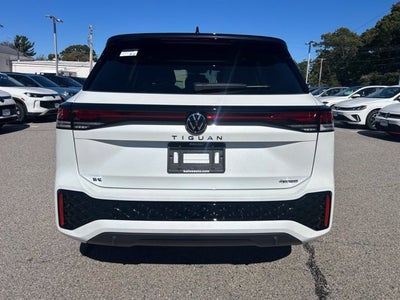 2026 Volkswagen Tiguan SE R-Line Black