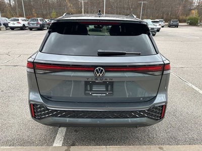 2026 Volkswagen Tiguan 2.0T SE R-Line Black