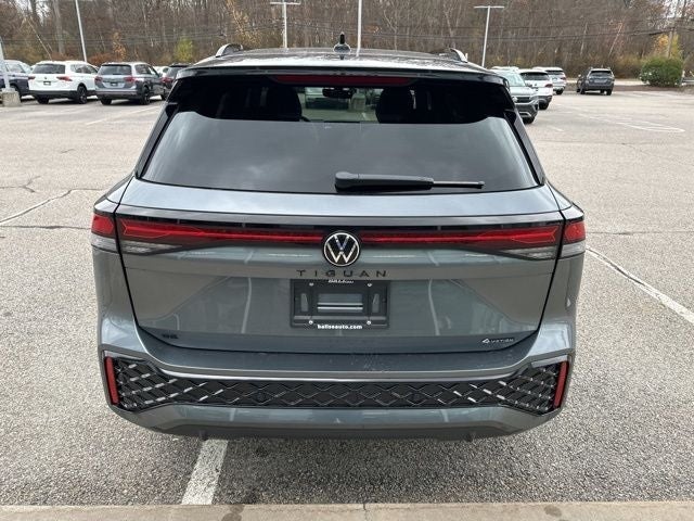 2026 Volkswagen Tiguan 2.0T SE R-Line Black