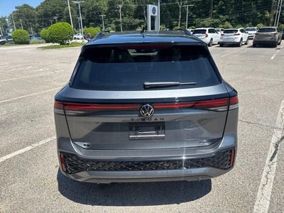 2026 Volkswagen Tiguan 2.0T SE R-Line Black