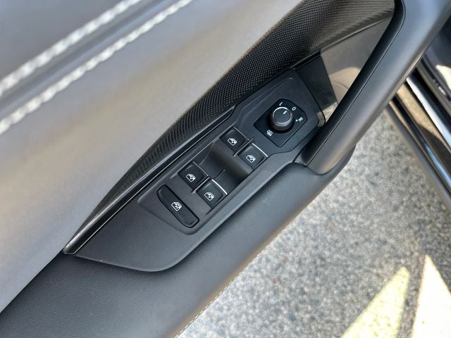 2025 Volkswagen Tiguan 2.0T SE R-Line Black