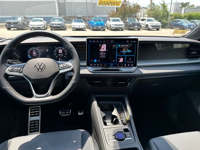2025 Volkswagen Tiguan 2.0T SE R-Line Black