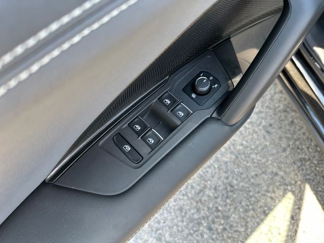 2025 Volkswagen Tiguan 2.0T SE R-Line Black