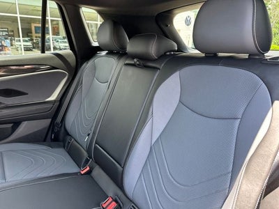 2025 Volkswagen Tiguan 2.0T SE R-Line Black