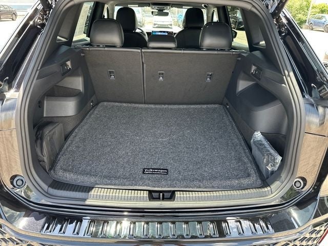 2025 Volkswagen Tiguan 2.0T SE R-Line Black