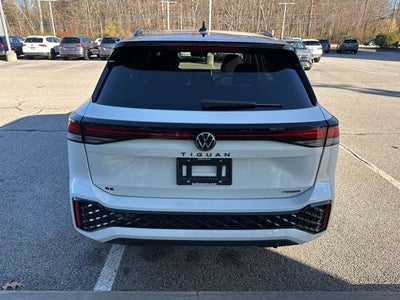 2026 Volkswagen Tiguan 2.0T SE R-Line Black