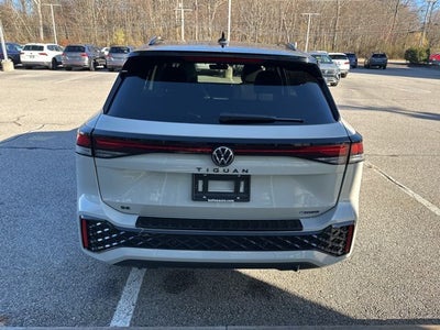 2026 Volkswagen Tiguan 2.0T SE R-Line Black