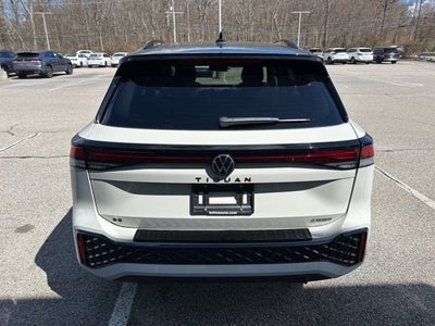 2026 Volkswagen Tiguan 2.0T SE R-Line Black