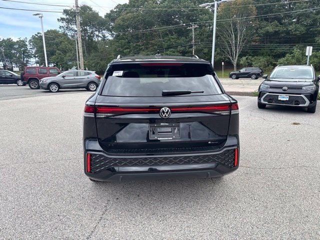 2026 Volkswagen Tiguan SE R-Line Black