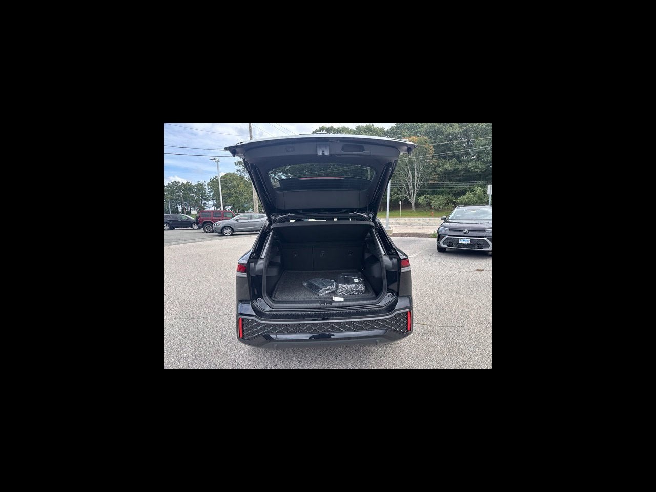 2026 Volkswagen Tiguan SE R-Line Black