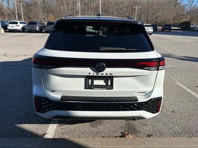 2026 Volkswagen Tiguan 2.0T SE R-Line Black