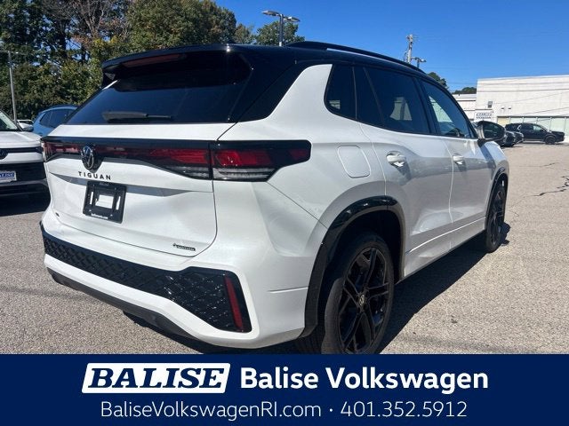 2026 Volkswagen Tiguan SE R-Line Black