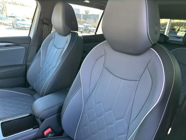 2026 Volkswagen Tiguan 2.0T SEL R-Line