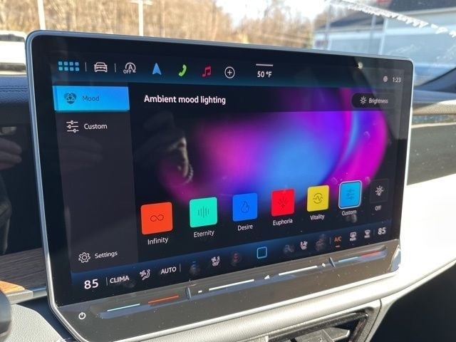 2026 Volkswagen Tiguan 2.0T SEL R-Line