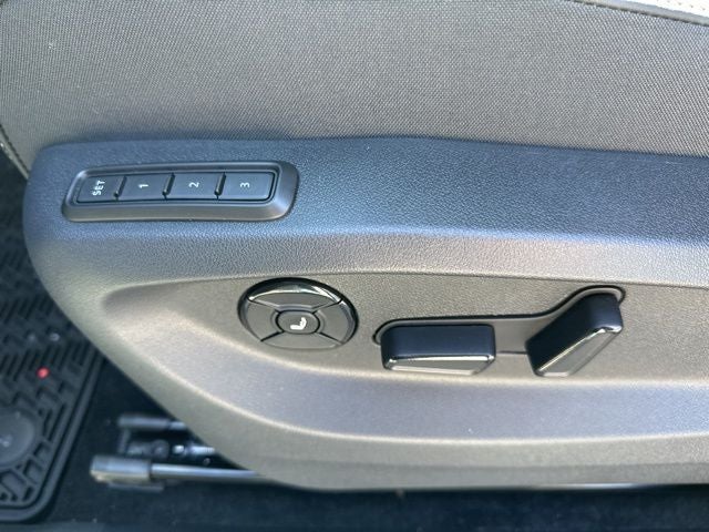 2026 Volkswagen Tiguan 2.0T SEL R-Line