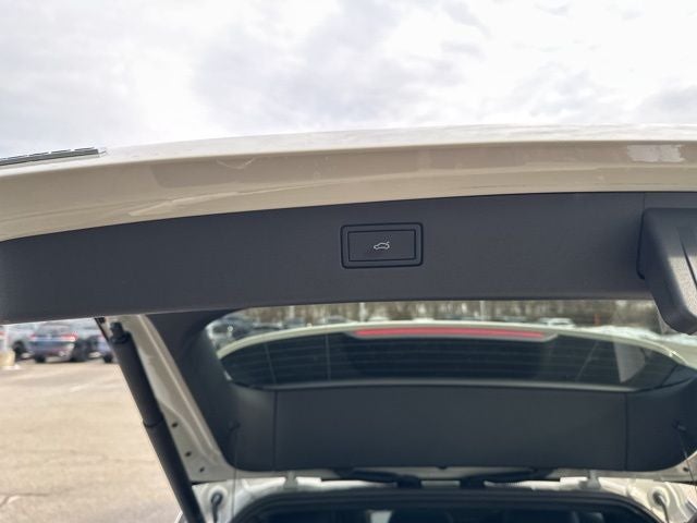 2026 Volkswagen Tiguan 2.0T SEL R-Line