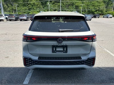 2026 Volkswagen Tiguan 2.0T SEL R-Line