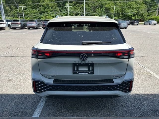 2026 Volkswagen Tiguan 2.0T SEL R-Line