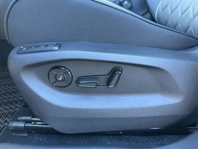 2026 Volkswagen Tiguan 2.0T SEL R-Line