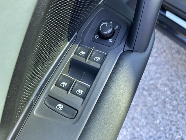 2026 Volkswagen Tiguan 2.0T SEL R-Line