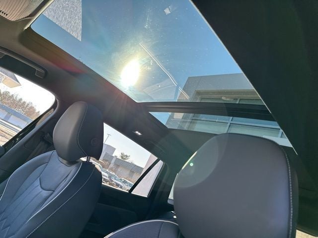 2026 Volkswagen Tiguan 2.0T SEL R-Line