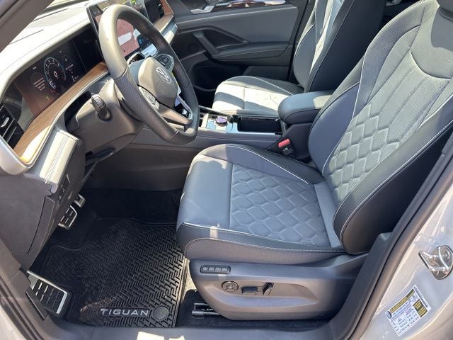 2026 Volkswagen Tiguan 2.0T SEL R-Line Turbo