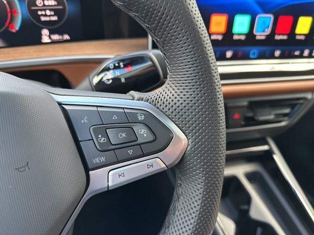 2026 Volkswagen Tiguan 2.0T SEL R-Line