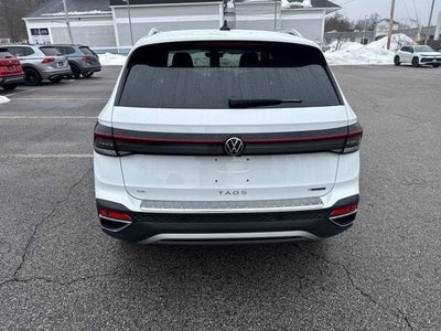 2025 Volkswagen Taos 1.5T SE
