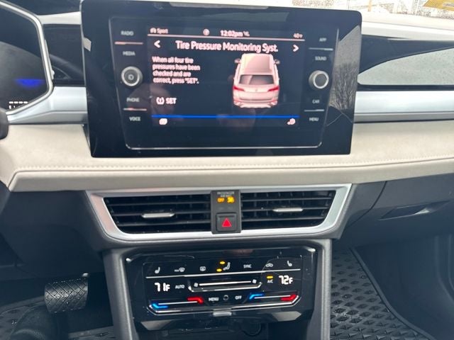 2025 Volkswagen Taos 1.5T SE