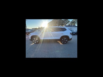 2027 Volkswagen Taos 1.5T SE