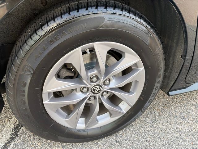 2021 Toyota Sienna XLE 7 Passenger