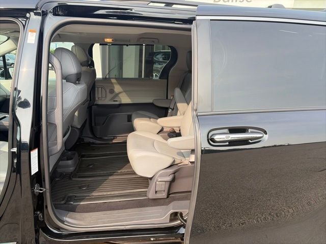2021 Toyota Sienna XLE 7 Passenger